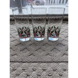 Set of 3  -   Holly & Berry Glass Tumblers Christmas Drinking‎ Glasses